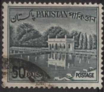 Pakistan 138a (used) 50p Shalimar Gardens, Lahore, dull grn (1964)