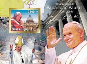 GUINEA BISSAU - 2010 - Pope John Paul II - Perf Souv Sheet - Mint Never Hinged