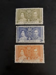 +Seychelles #122-124                Used