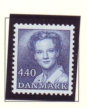 Denmark  Scott 803 1989 4.4 kr deep blue  Queen Margrethe stamp mint NH