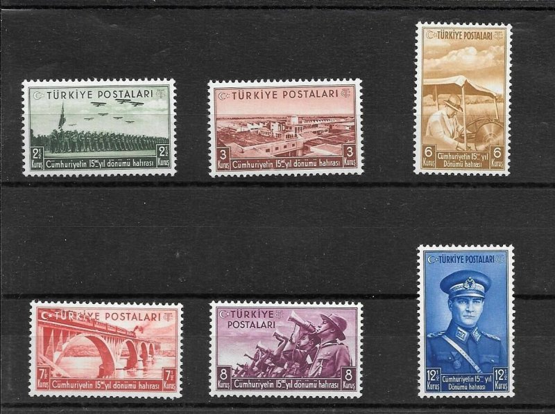 TURKEY/1938 - 15th YEAR OF THE REPUBLIC COMPLETE SET, MNH