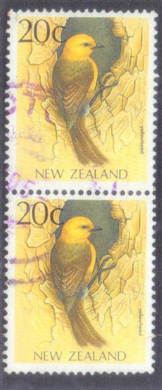 NEW ZEALAND SCOTT #921 USED PAIR , 20c 1988-95