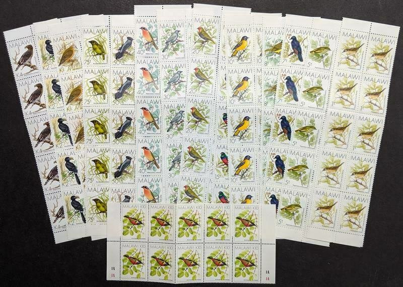 EDW1949SELL : MALAWI 1988 Scott #518-33 Birds. 10 Cplt sets. VF MNH Catalog $394