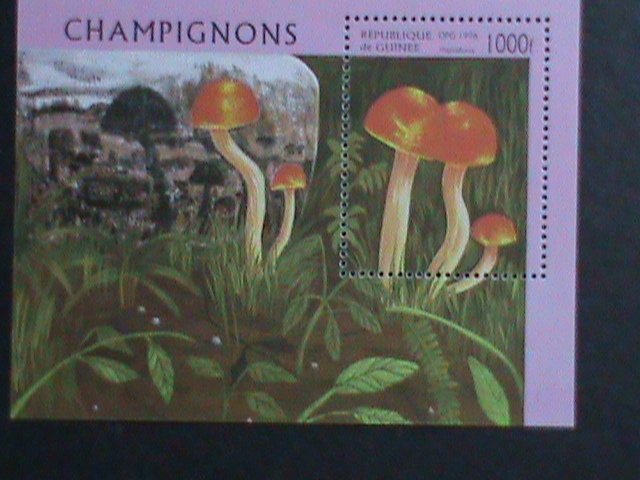 GUINEA-1996- BEAUTIFUL LOVELY MUSHROOMS-MNH S/S VF WE SHIP TO WORLD WIDE