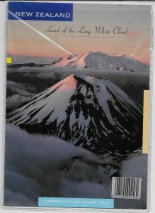 NEW ZEALAND 1992 LAND OF THE LONG WHITE CLOUD PACK