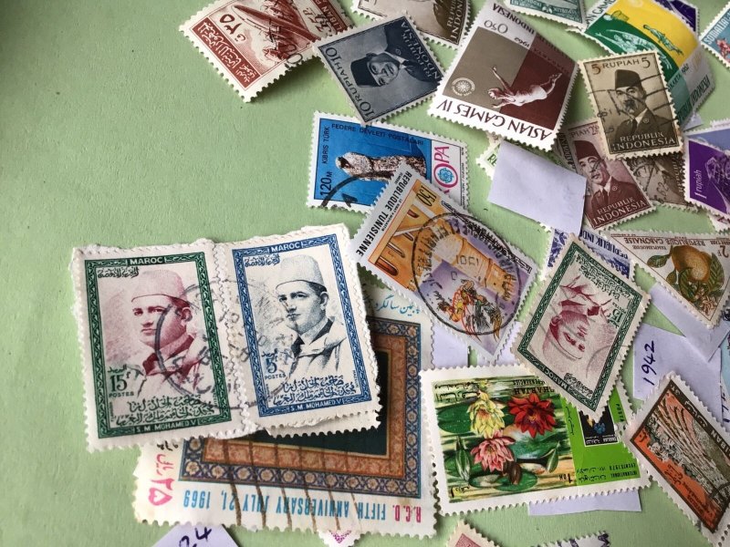 World mixed vintage  mostly indonesia stamps Ref 51892