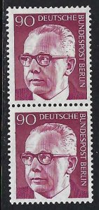 Germany Berlin 9N295 MNH PAIR Y777-7