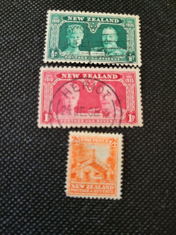New Zealand, #188, Maori House and Silver Anniversary, #199-200, used , SCV$3.50