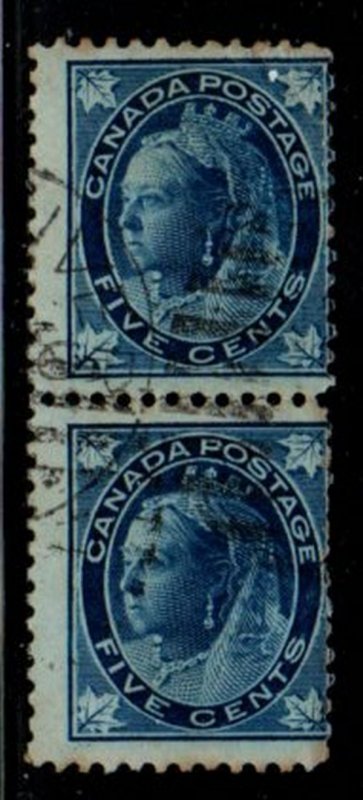 Canada Sc 70 1897 5c blue Victoria Maple Leaf stamp pair used