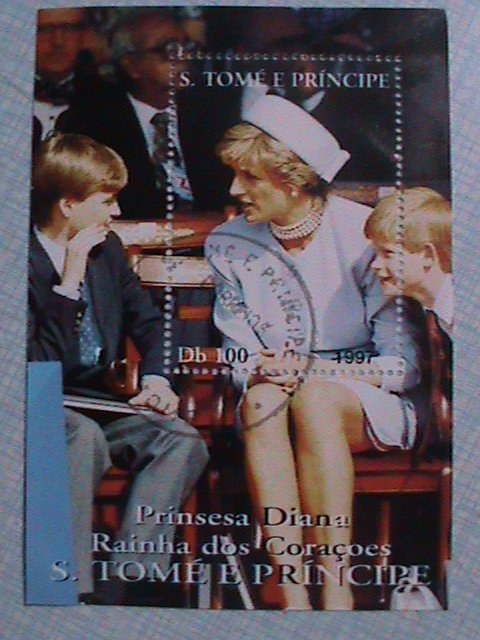 1997 ST. THOMAS : LADY DIANA AND TWO SONS SOUVENIR SHEET