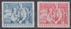 Czechoslovakia Scott #361-362 1948 MH