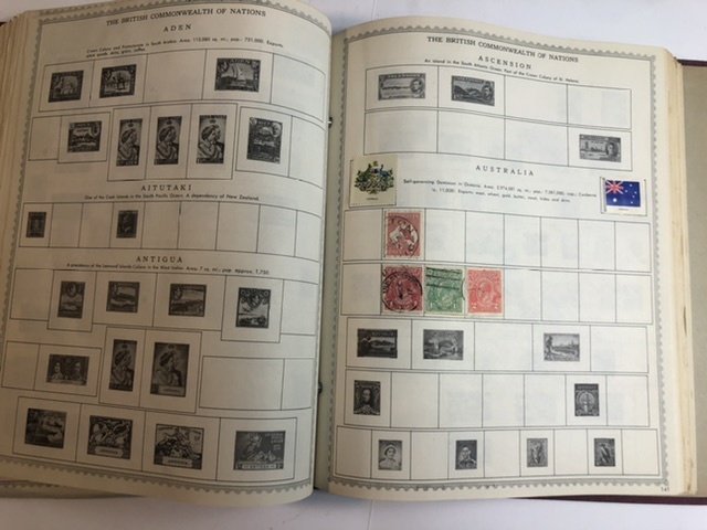 The New World Wide Postage Stamp Album Lots Of Old Stamps