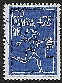 Danmark # 946 - Picking up Litter - used     -{Dk8}