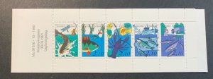 Finland MNH #863 1990  Complete Booklet  of 5 SCV $6.50 Fish 