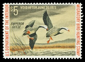 Scott RW39 $5.00 Duck Hunting Mint F-VF NH Cat $30