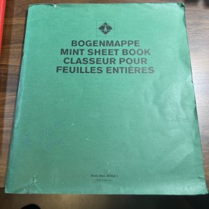 Mint Sheet File 12X10 1/2- used but in Very Useable condition - Green - Holds 24