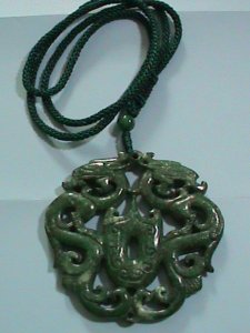 ​CHINA GREEM JADE: HAND CRAFT ON BOTH SIDE PENDANT DOUBLE DRAGON PLAYING PEAL