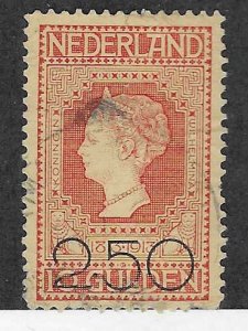 Netherlands  #105  2.5g on 10g  Queen Wilhelmina  (U)* CV 100..00