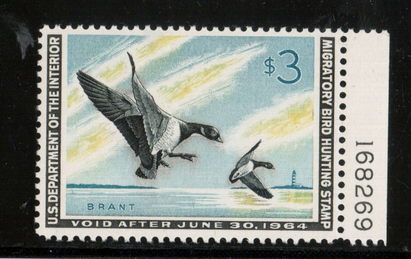 USA #RW30 VF/NH With Plate Number