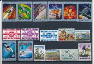 D390480 Rwanda Nice selection of MNH stamps