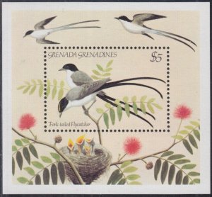 GRENADA GRENADINES Sc #597 MNH SOUVENIR SHEET BIRDS