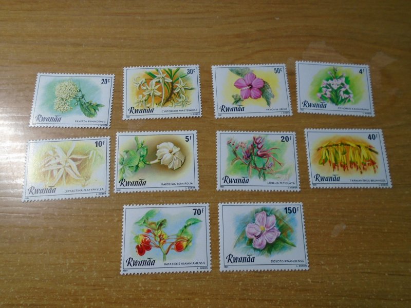 Flowers :  Rwanda  #  1009-18  MNH