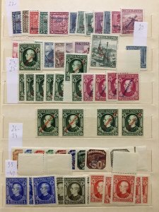 SLOVAKIA 1939/45 Mint &Used Collection(Apprx 650 Stamps)GM634