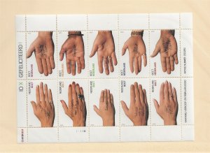 NETHERLANDS Sc 1044 NH MINISHEET of 2000 - HANDS