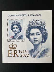 £0 2022 - Souvenir sheet gold (2) 'Queen Elizabeth II' Matej Gabris-