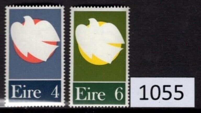 $1 World MNH Stamps (1055), Ireland Scott 318-319, Dove and Moon, set of 2