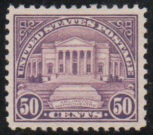 USA #570 VF/XF OG H, well centered, super color