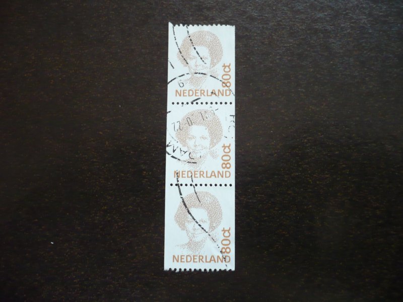 Stamps - Netherlands - Scott# 789 - Used Strip of 3 Coil Stamps