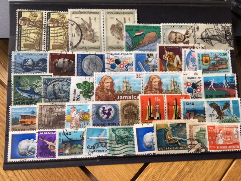 Super World mounted mint & used stamps for collecting A13006