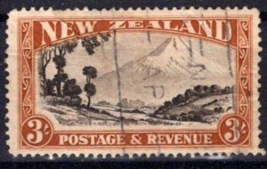 New Zealand 198 used CV $42.50, Creases, 3s Mount Egmont ZAYIX 0324S0010