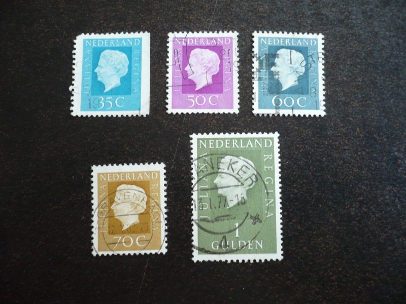 Stamps - Netherlands - Scott# 461a,464-466,469 - Used Part Set of 5 Stamps