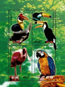 Niue 2004 - Tropical Birds Toucan Macaw Spoonbill - Sheet of 4 - Scott 782 - MNH