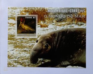 SOUVENIER SHEET , MOZAMBIQUE, 2002 SEAL HUNTED 