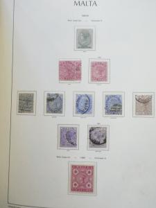 EDW1949SELL : MALTA Almost Cplt Mint & Used collection in beautiful Light House
