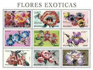 Mozambique 2000 - Exotic Flowers and Insects - Sheet of 9 - Scott 1382 - MNH