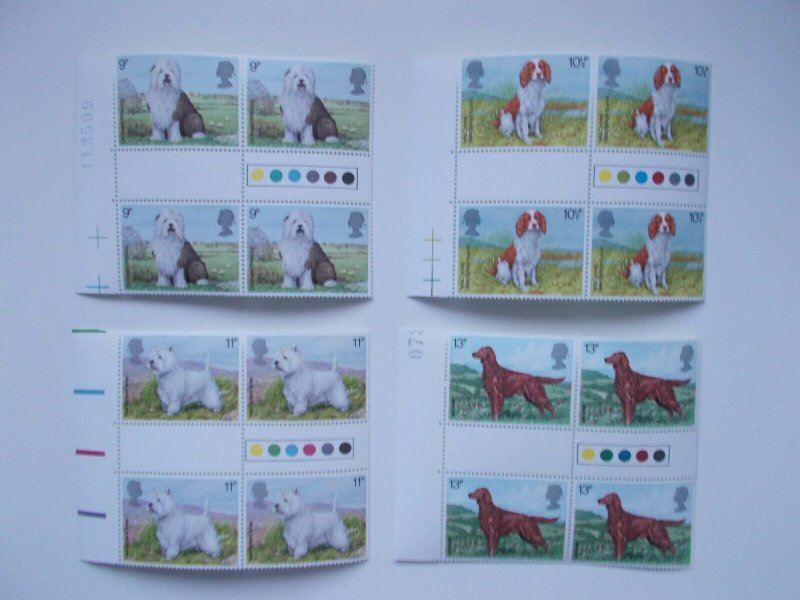 1979 Dogs Set of 4 in Unfolded Traffic Light Gutter Blocks of 4 Superb U/M