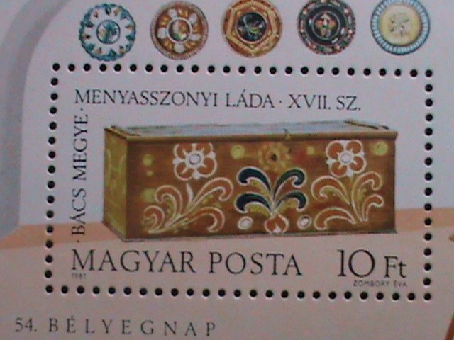 HUNGARY-1981 SC# 2702 BRIDAL CHEST-17TH CENTURY- STAMP DAY MNH S/S-VERY FINE