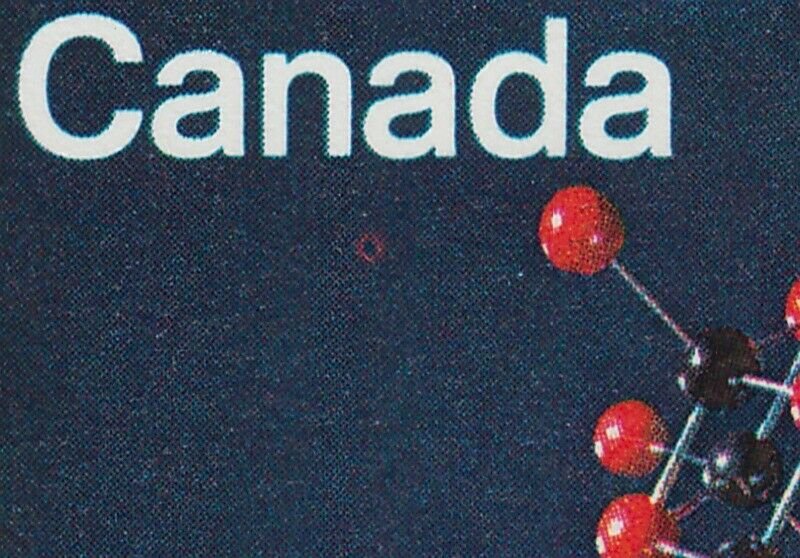 FREAK-ERROR = RED and BLUE EXTRA ATOMS =URANIUM = Canada MNH 1980 #865 [ec280]