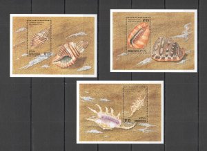 Maldives MNH 3-S/S Seashells