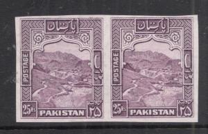 Pakistan SG 210b Imperf Pair MNH (1dkv)