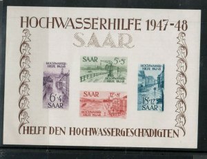 Saar #B64a Very Fine Never Hinged Souvenir Sheet