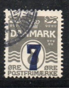 Denmark Sc 181 1926 7 ore overprint on 3 ore gray stamp used
