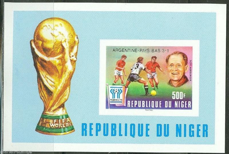 NIGER IMPERFORATED S/S  WORLD CUP SOCCER ARGENTINA 1978 SC#458 SILVER OVP'T 