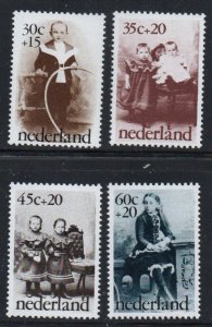 Netherlands Sc B505-508 1974 Cild Welfare stamp set mint NH