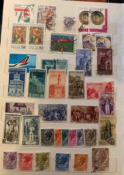 STAMP STATION PERTH Italy Collection ) in Album 700+ stamps Mint/Hinged