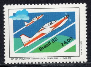1368 - Brazil 1982 - Aeronautical Industry Day - Plane - MNH Set